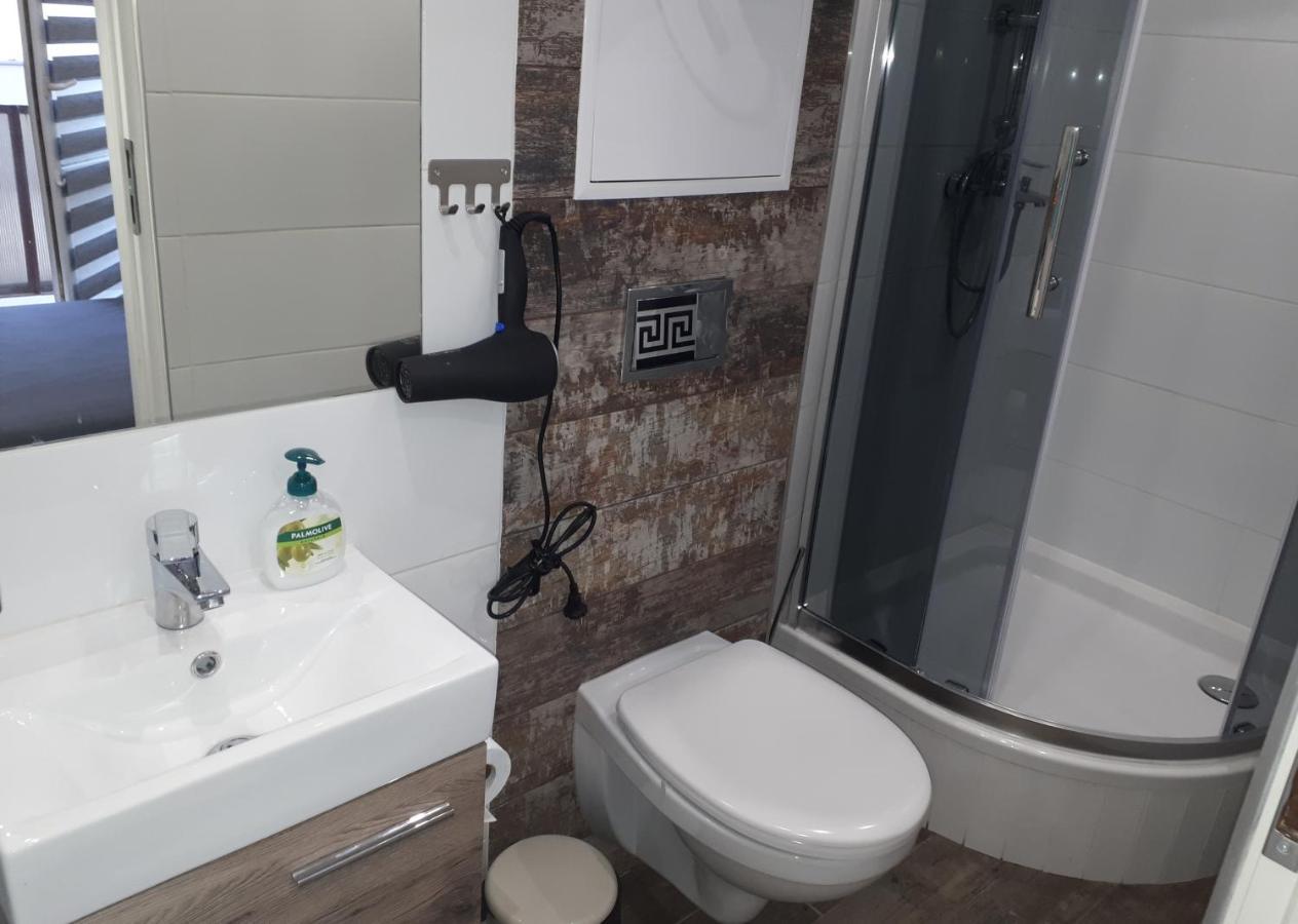 Apartamenty Centrum Mala Dwojeczka Blekitna Panoramiczna Balkonem Promenada เคียลเซ ภายนอก รูปภาพ